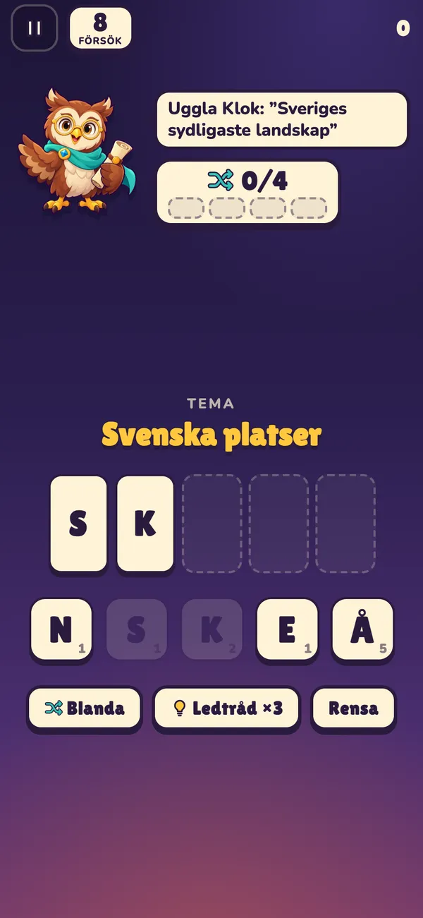 Gåtnivå där ugglan ger en ledtråd och de första bokstäverna redan är på plats